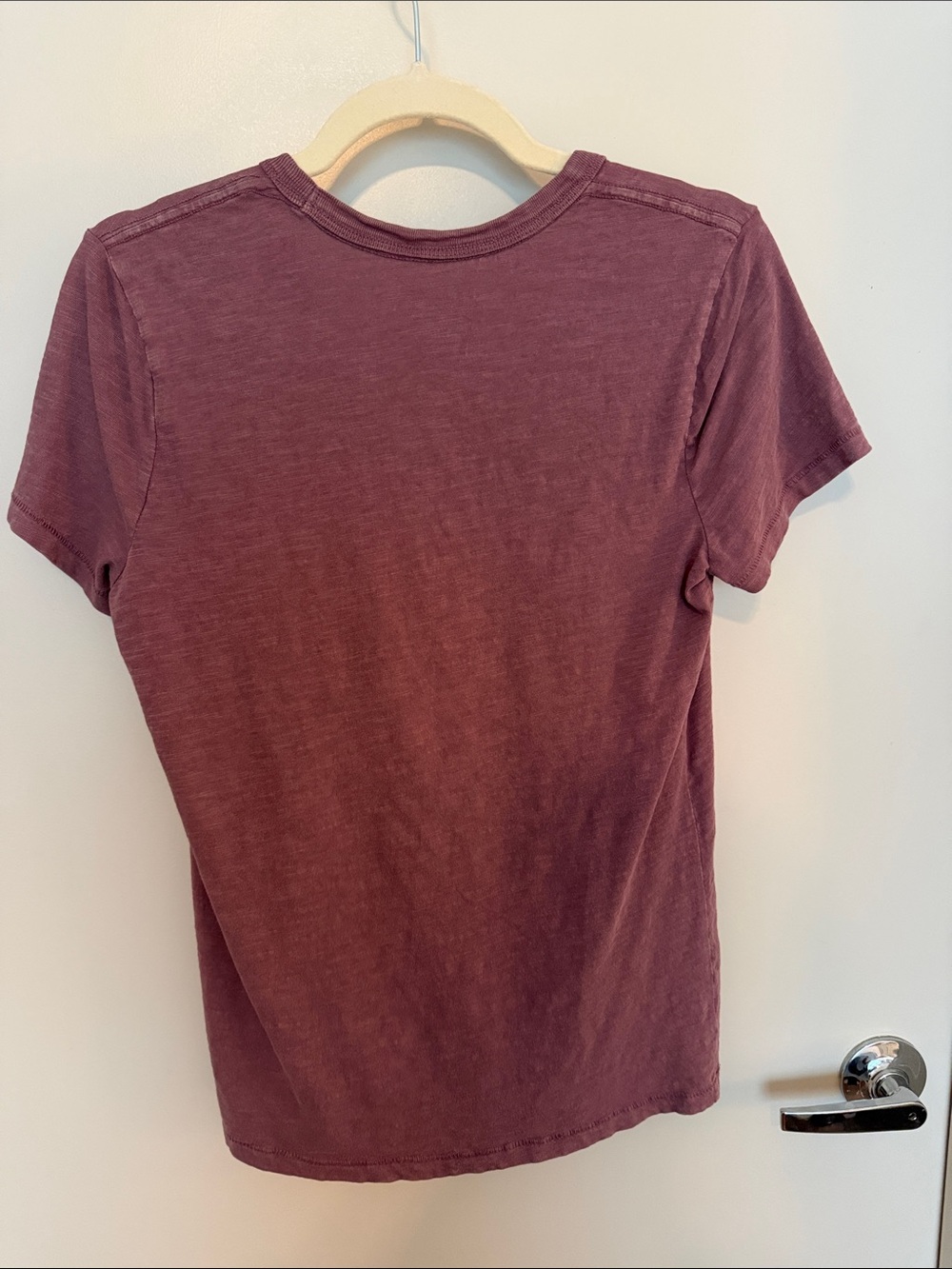 100% Cotton Universal Thread V-Neck Tee in Mauve - Picture 5 of 5